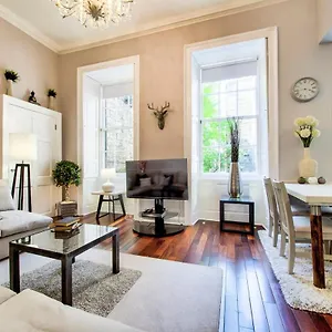 Gorgeous In The Heart Of New Town Apartment Edinburgh